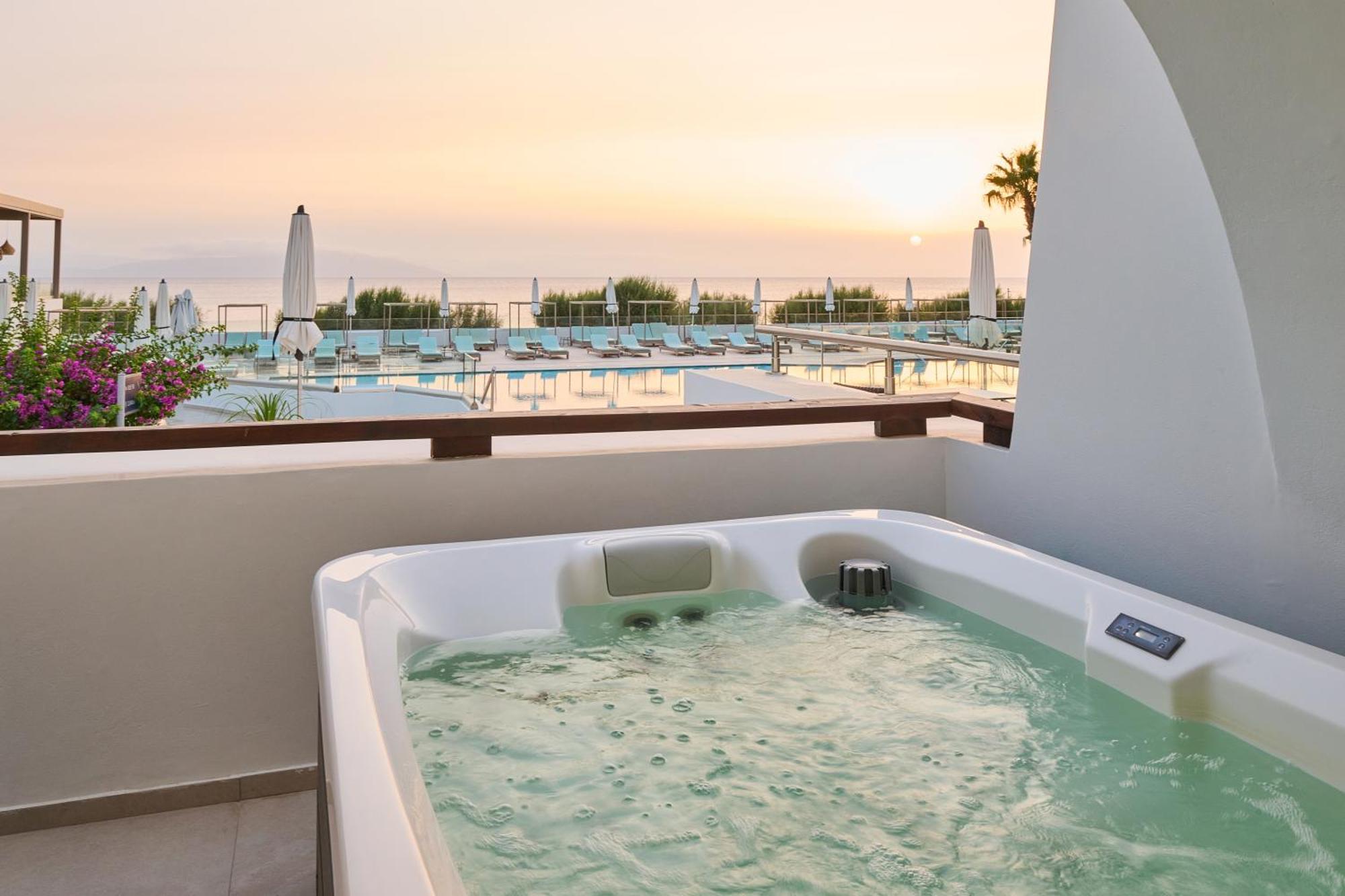 Oceanis Beach & Spa Resort 帕萨里迪 外观 照片